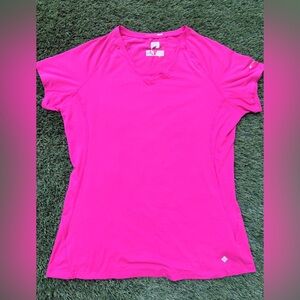 Columbia Hot Pink Cooling Performance Shirt (Size L but fits like M)